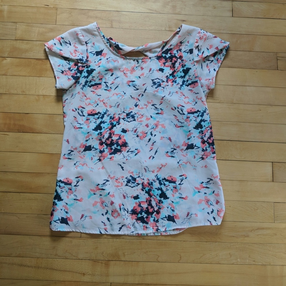 Japna Floral Blouse with Cut Out Back